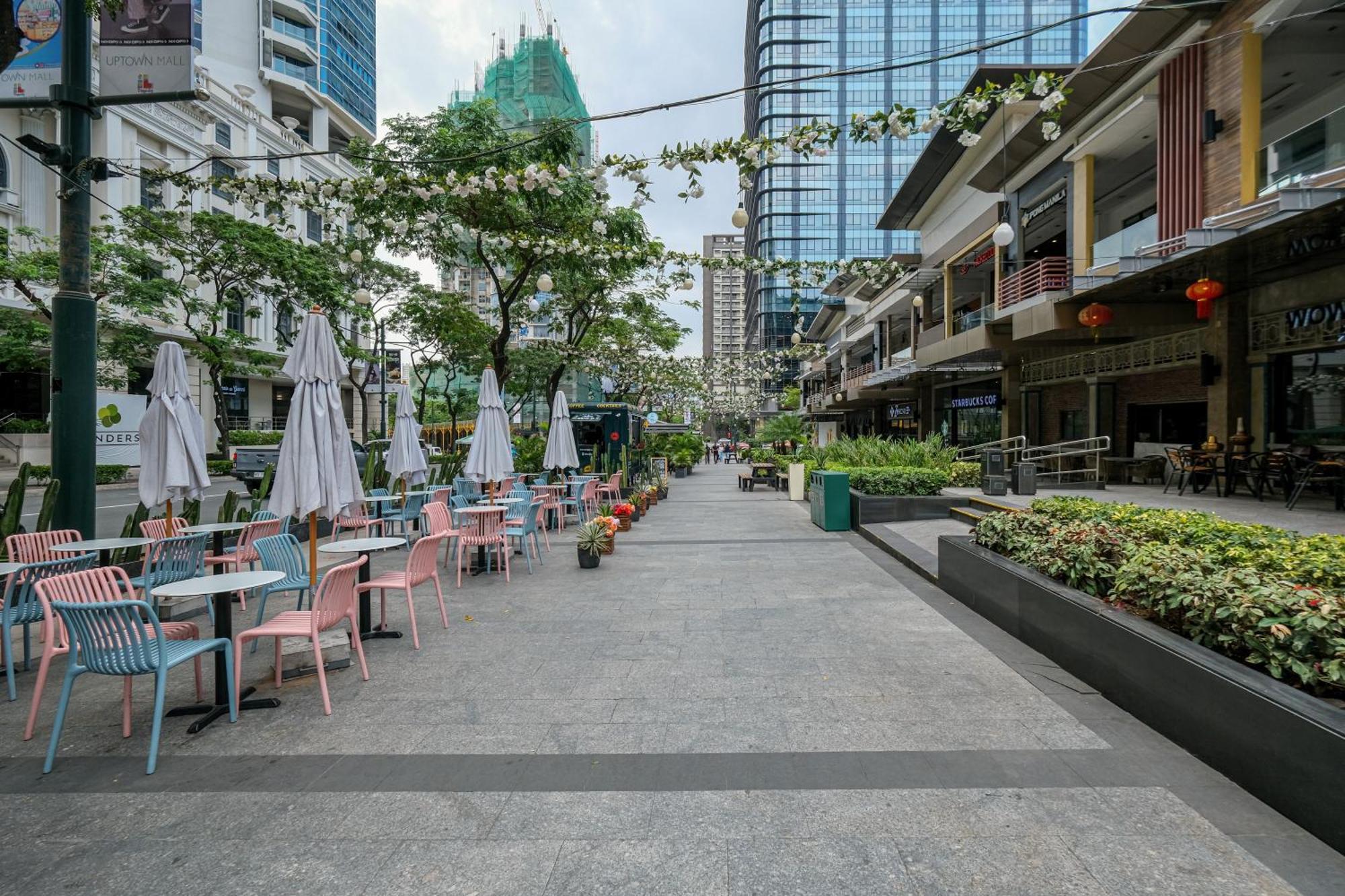 Bgc 2Br Uptown Parksuites With Balcony And Bathtub Manila Zewnętrze zdjęcie